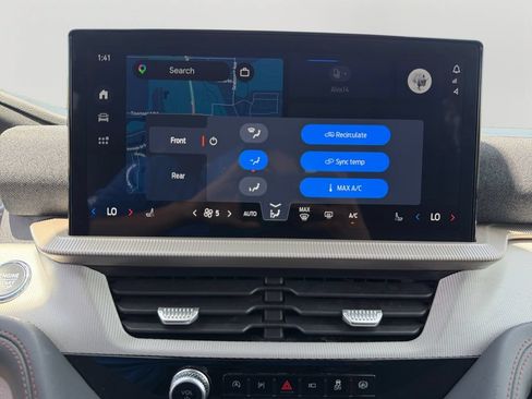Used 2025 Ford Explorer Active RWD image 22