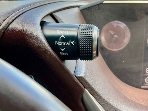 Used 2019 Lexus ES 350 350 Luxury w/ Accessory Package 2 image 23