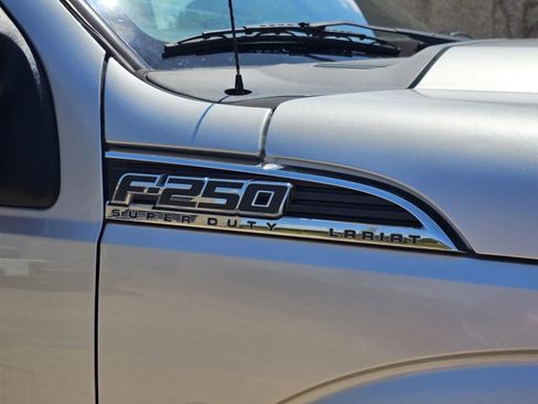 Used 2015 Ford F250 Lariat w/ Lariat Interior Package image 33