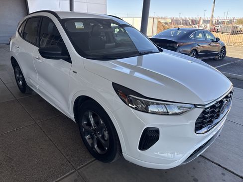 Used 2023 Ford Escape ST-Line w/ Equipment Group 301A image 3