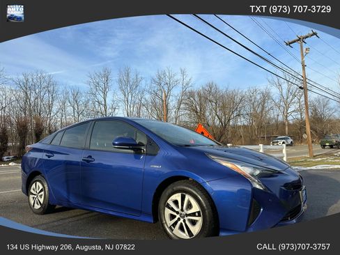 Used 2018 Toyota Prius Two image 1