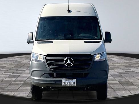 Used 2025 Mercedes-Benz Sprinter 2500 image 24
