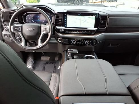 Used 2023 Chevrolet Silverado 1500 LT Trail Boss w/ LT Trail Boss Premium Package AWD/4WD image 14