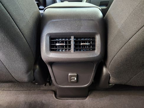 Used 2024 Chevrolet Equinox LT FWD image 33
