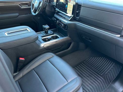 Certified 2022 Chevrolet Silverado 1500 LTZ w/ Technology Package image 19