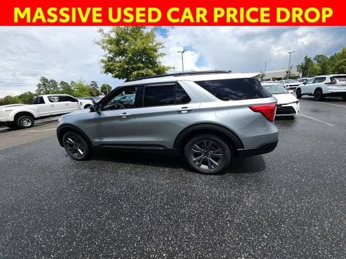 Used 2022 Ford Explorer XLT w/ Equipment Group 202A RWD image 9