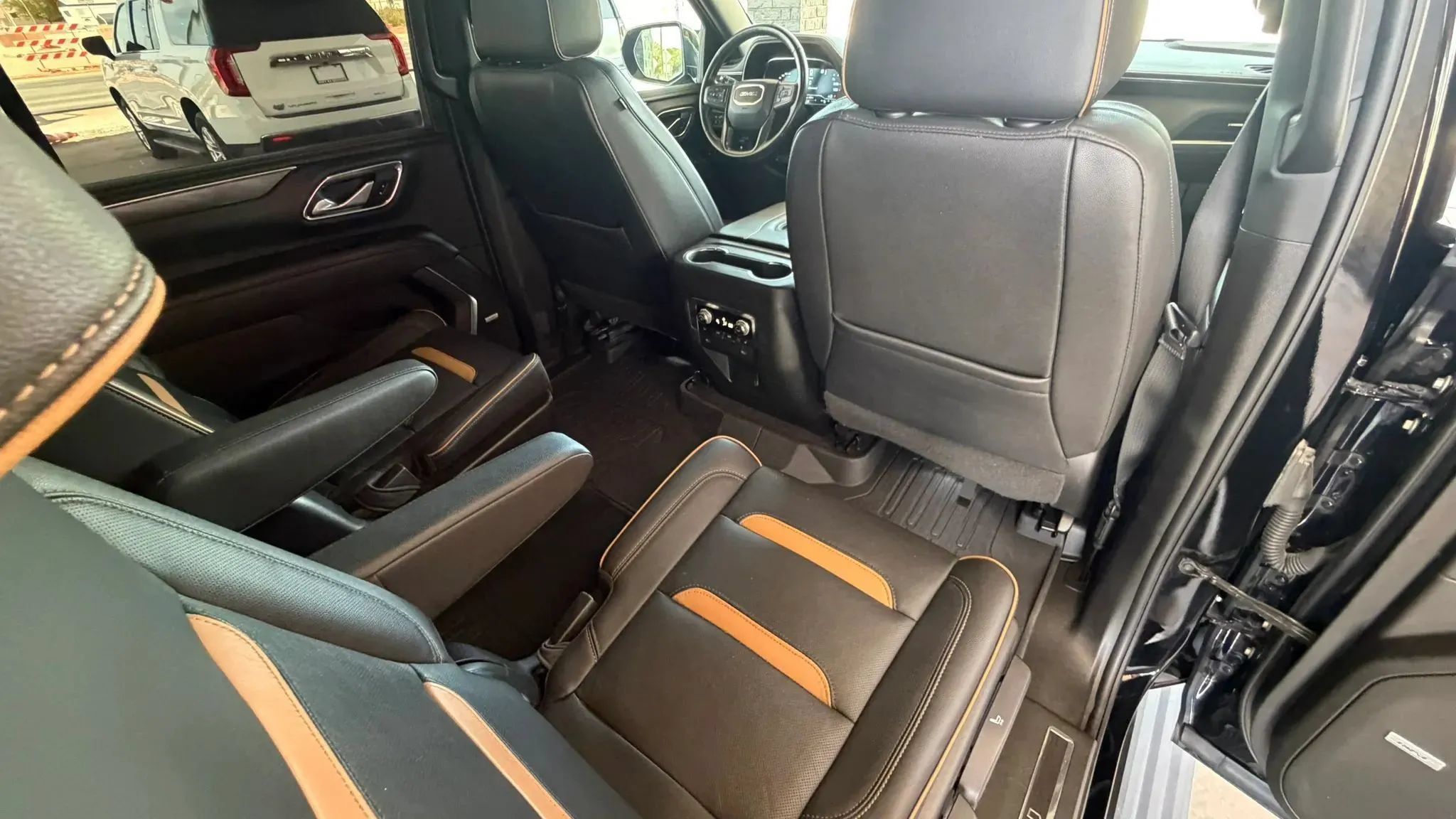 Used 2022 GMC Yukon XL AT4 w/ Max Trailering Package AWD/4WD image 25