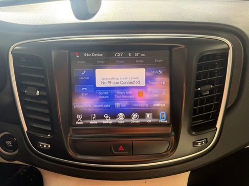 Used 2015 Chrysler 200 Limited w/ Convenience Group image 17