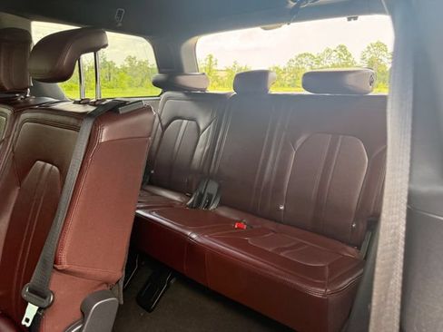 Used 2024 Ford Expedition Limited RWD image 8