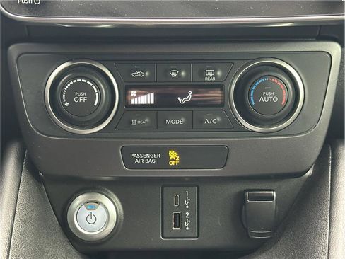 Used 2024 Nissan Leaf S image 24