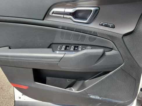 Used 2025 Kia Sportage SX FWD image 16
