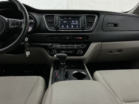 Used 2020 Kia Sedona L FWD image 28
