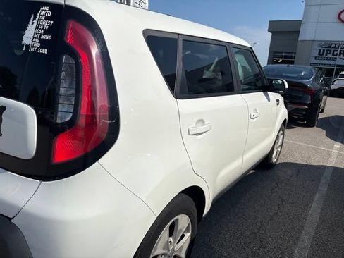 Used 2015 Kia Soul FWD image 3