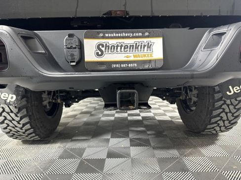 Used 2022 Jeep Gladiator Mojave w/ Cold Weather Group image 12