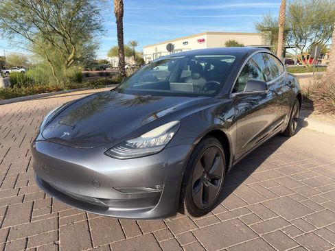 Used 2018 Tesla Model 3 Mid Range image 6