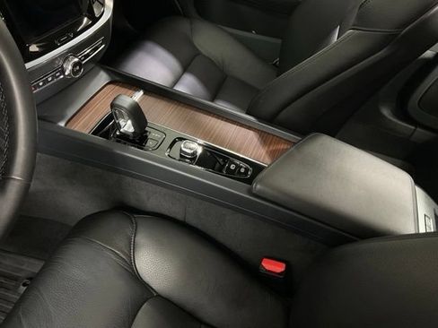 Certified 2024 Volvo S60 B5 Plus AWD/4WD image 22