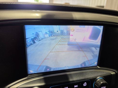 Used 2018 Chevrolet Silverado 1500 LT w/ LT Eassist Package AWD/4WD image 34