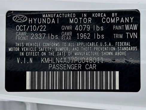 Used 2023 Hyundai Elantra Limited w/ Preferred Accessory Package FWD image 32