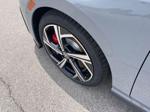 New 2026 Volkswagen GTI SE FWD image 5