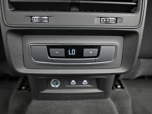 Used 2025 Audi Q7 3.0T Premium Plus AWD/4WD image 17