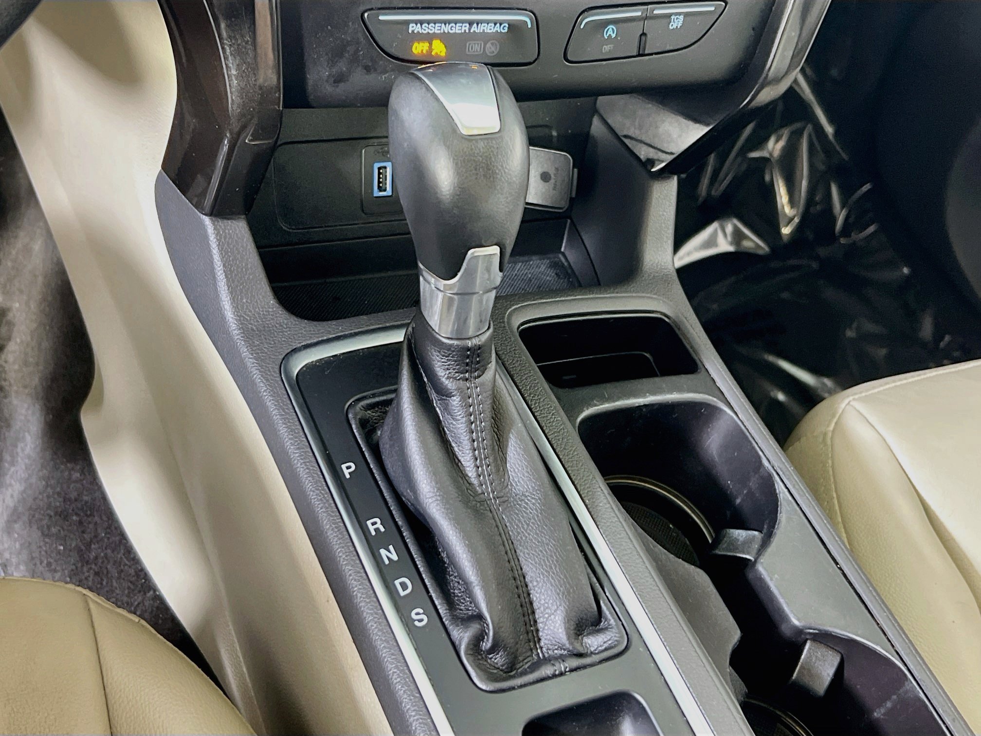 Used 2017 Ford Escape Titanium FWD image 17