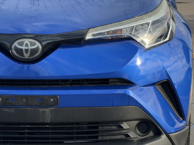 Used 2018 Toyota C-HR XLE FWD image 4