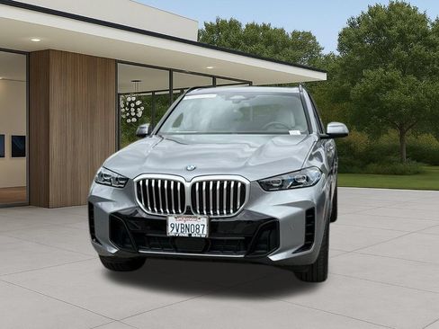 Used 2026 BMW X5 sDrive40i w/ M Sport Package RWD image 3