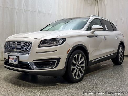 Used 2019 Lincoln Nautilus Select AWD/4WD image 2