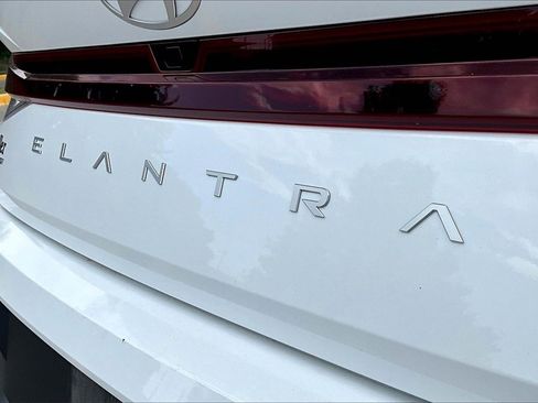 Used 2024 Hyundai Elantra SEL image 8