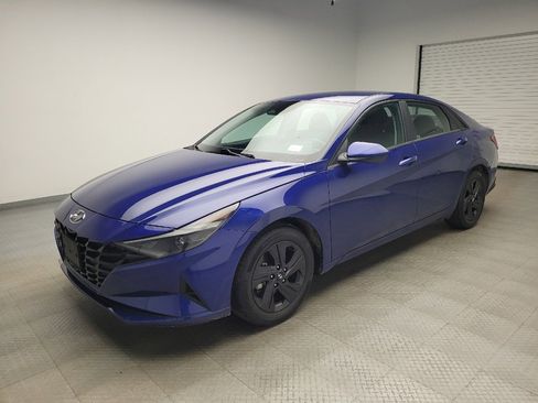 Used 2022 Hyundai Elantra SEL w/ Cargo Package image 2