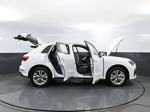 Used 2025 Audi Q3 2.0T Premium w/ Convenience Package AWD/4WD image 30