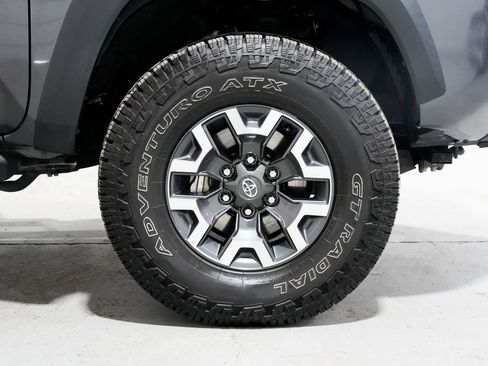 Used 2021 Toyota Tacoma TRD Off-Road AWD/4WD image 42