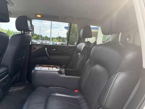 Used 2015 INFINITI QX80 4WD w/ Deluxe Technology Package image 12