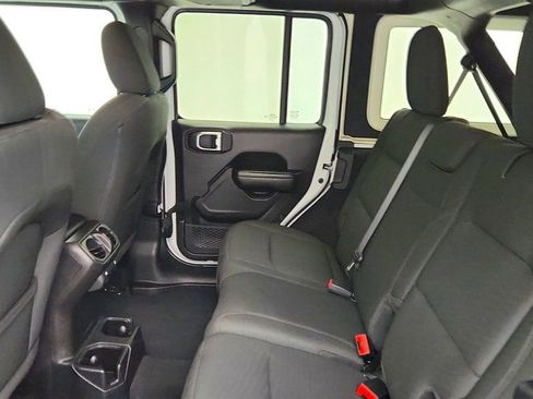 Used 2019 Jeep Wrangler Unlimited Sport image 19