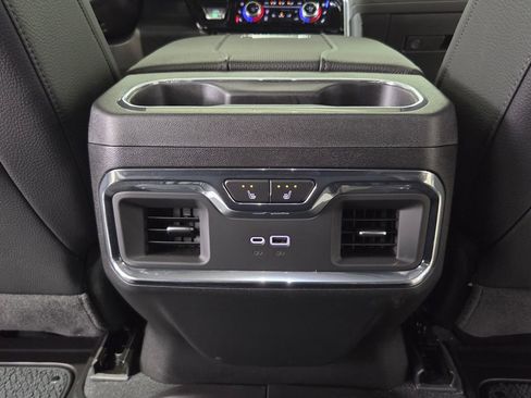 Used 2025 GMC Sierra 3500 Denali w/ Denali Reserve Package image 27