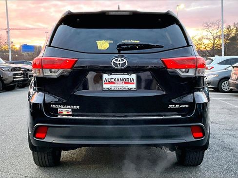 Used 2017 Toyota Highlander XLE image 4