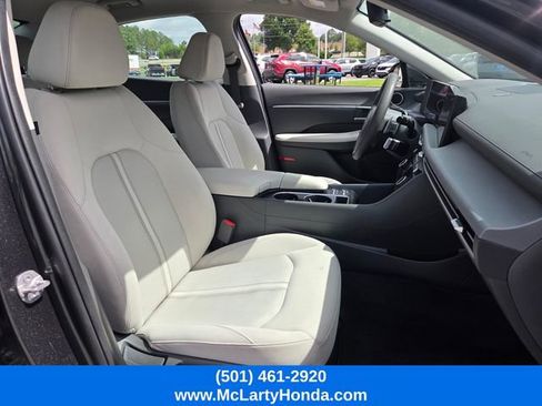 Used 2025 Hyundai Sonata SEL FWD image 15