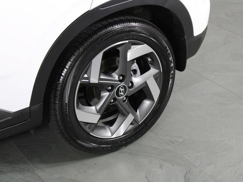 Certified 2026 Hyundai Venue SEL FWD image 12