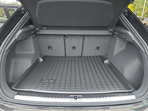 New 2025 Audi Q3 2.0T Premium image 12