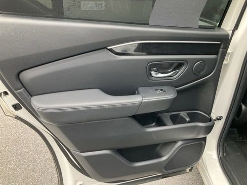 Certified 2025 Honda Pilot Elite image 13