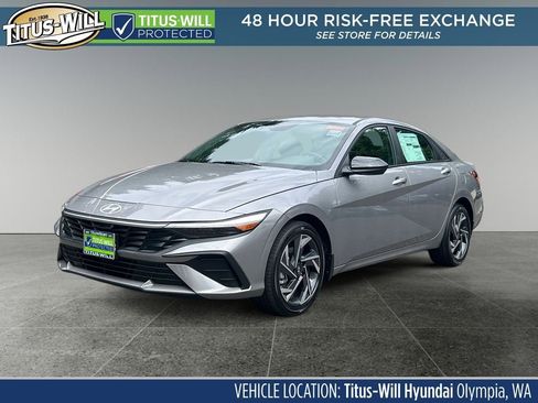 New 2025 Hyundai Elantra SEL image 3