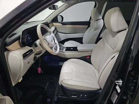 Used 2025 Hyundai Palisade Limited FWD image 6
