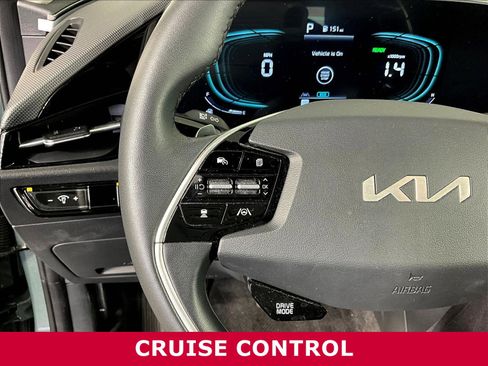 Used 2023 Kia Niro EX FWD image 10