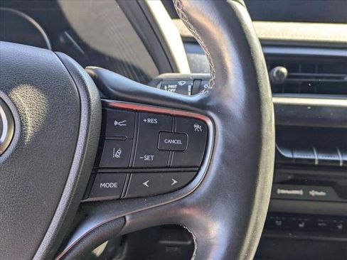 Used 2019 Lexus UX 200 image 14