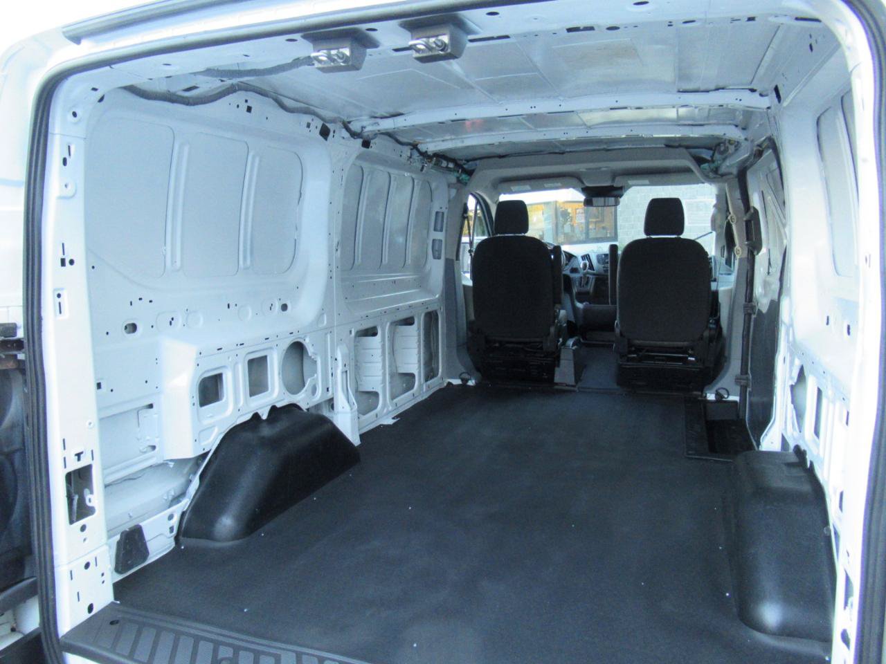 Used 2019 Ford Transit 150 130 Low Roof RWD image 15