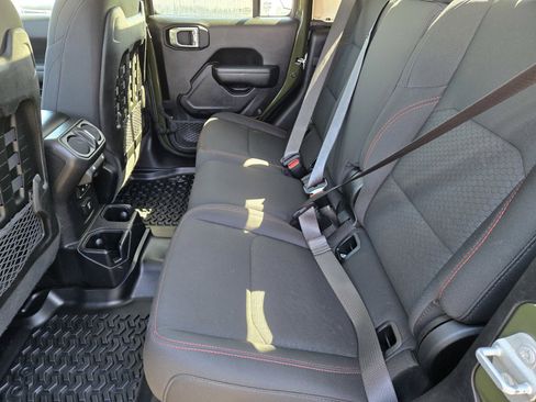 Used 2021 Jeep Gladiator Rubicon w/ Cold Weather Group AWD/4WD image 11