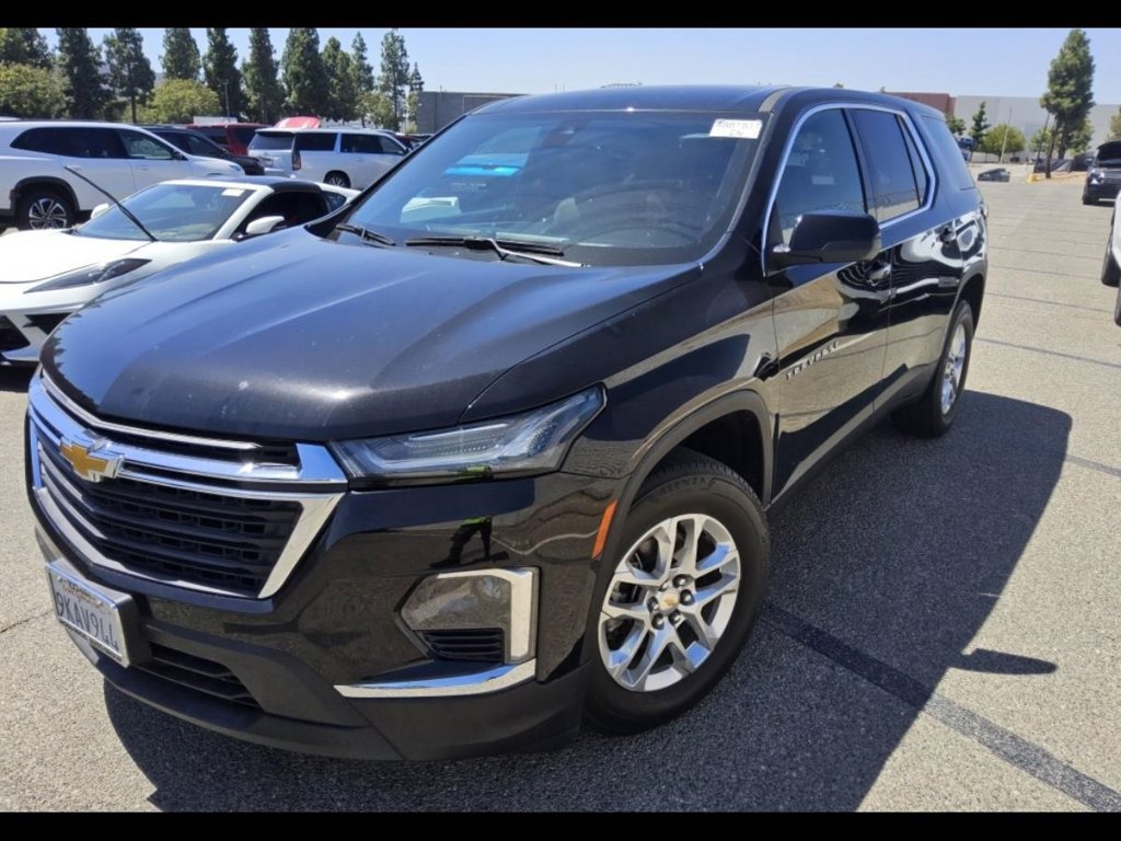 Used 2023 Chevrolet Traverse LS FWD image 3
