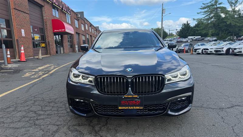 Used 2018 BMW 750i RWD image 2