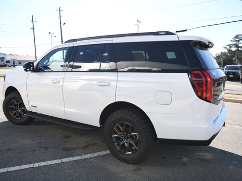 New 2026 Ford Expedition Tremor image 13