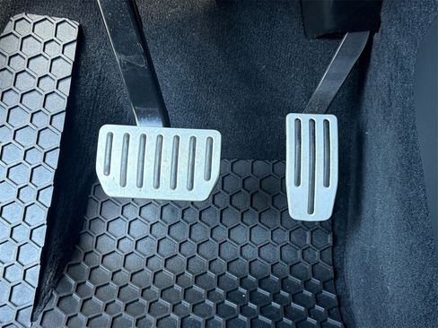 Used 2020 Tesla Model X Performance image 25